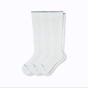 Set of 3 white Comrad compression socks SM